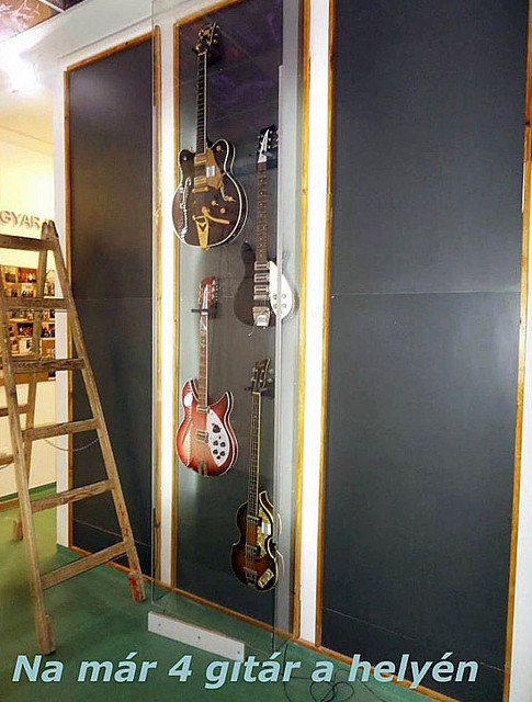 rockmuseum budapest, vintage guitar, guitar exhibition